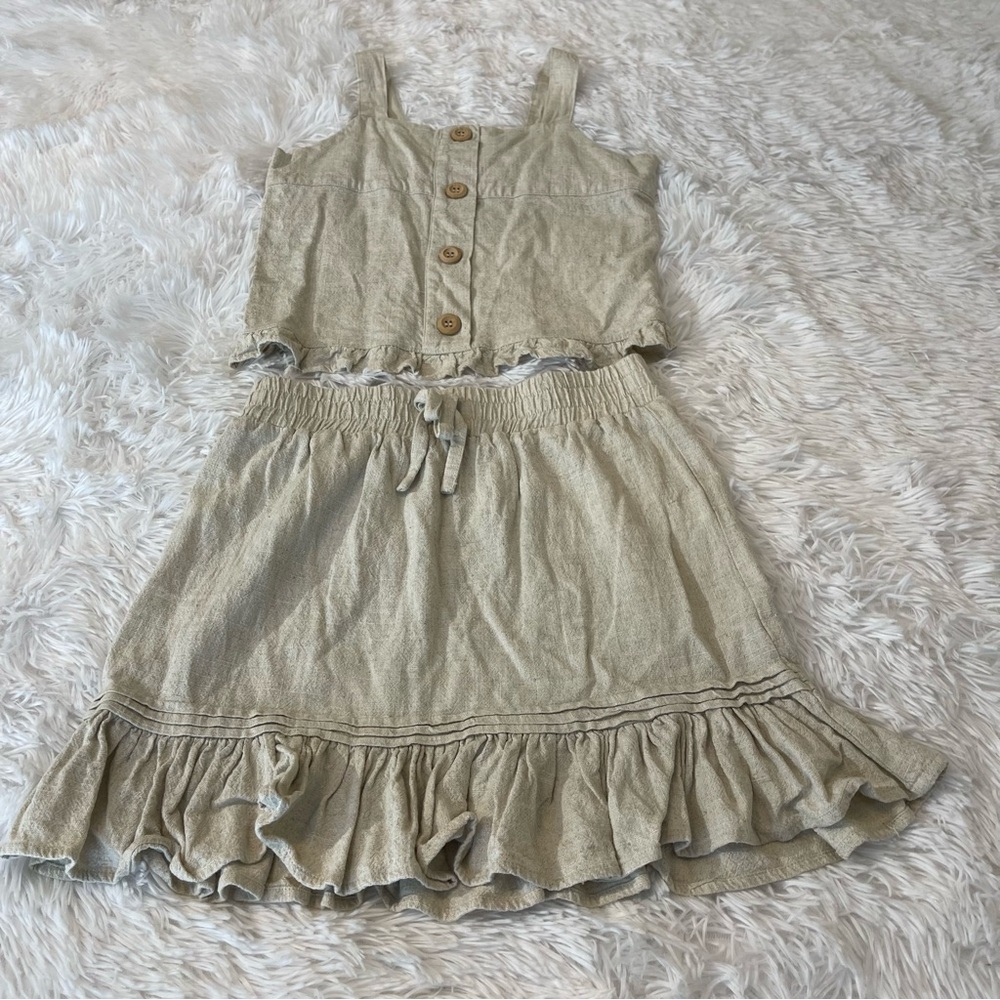 CHELSEA & VIOLET GIRLS SIZE L TOP AND SKIRT LIGHT TAN COLOR